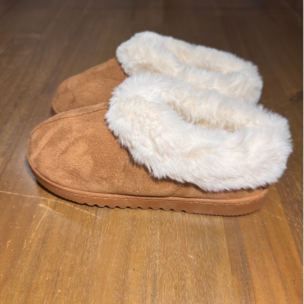 Cozy Faux Fur Slippers Women's Size L 9/10 Brown Plush Indoor House Shoes - Picture 3 of 6